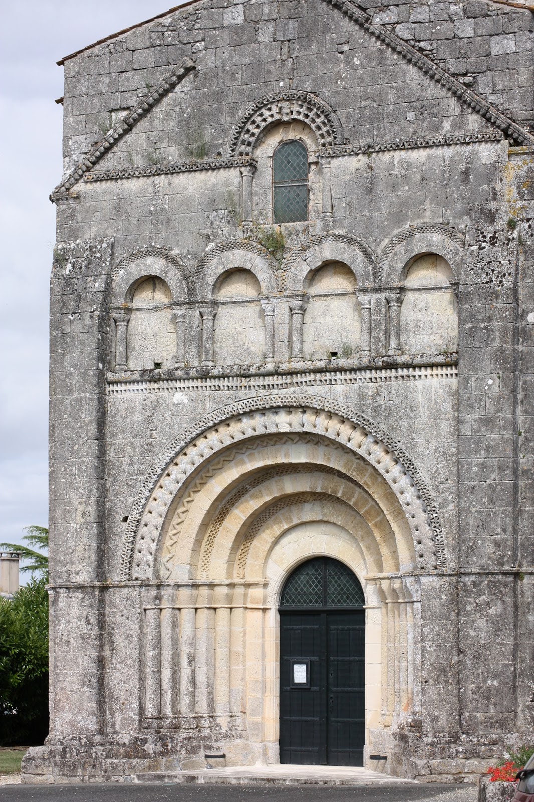 Atlas roman SaintPalaisdePhiolin Eglise SaintPalais (17)