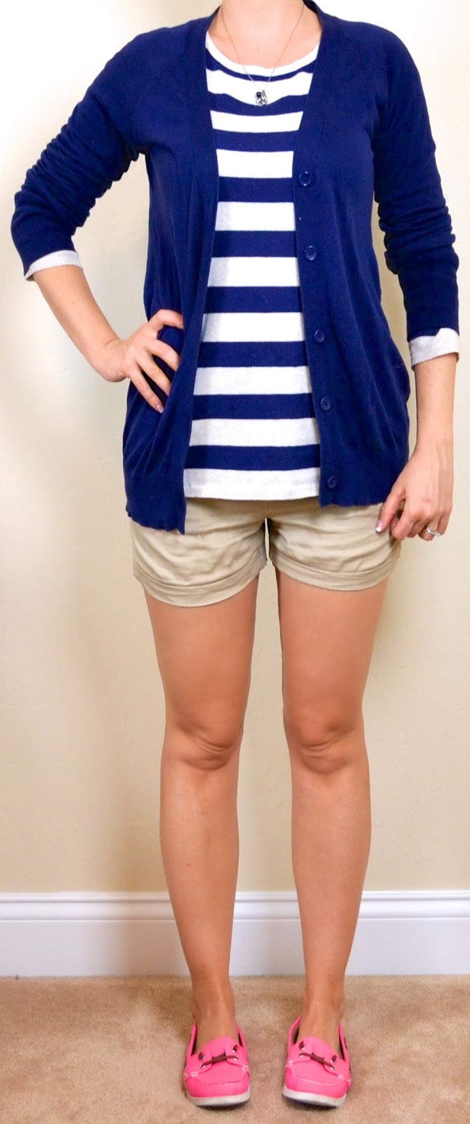 what shoes to wear with khaki shorts