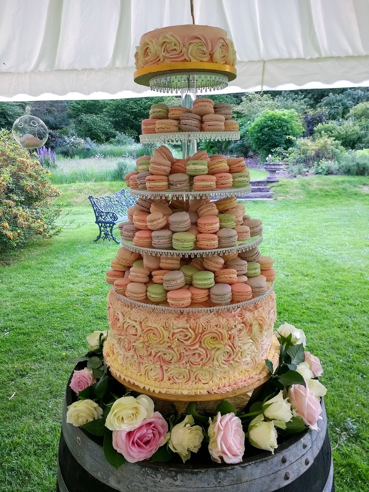 Laura S Cottage Kitchen Roses And Macarons Wedding Cake