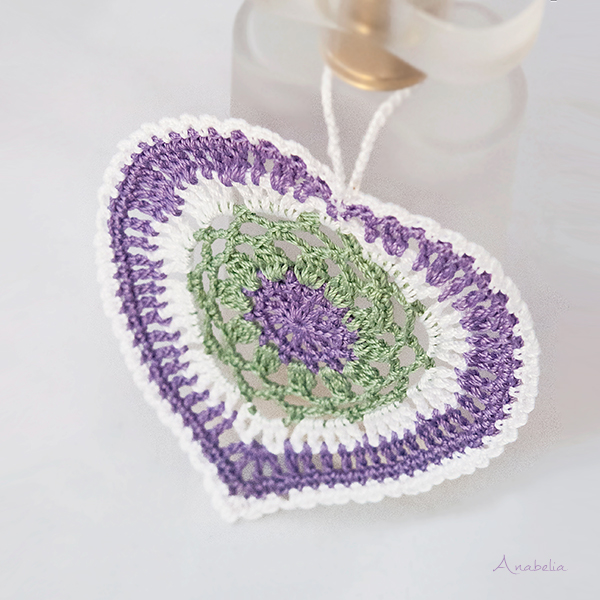 Crochet lace heart by Anabelia Craft Design