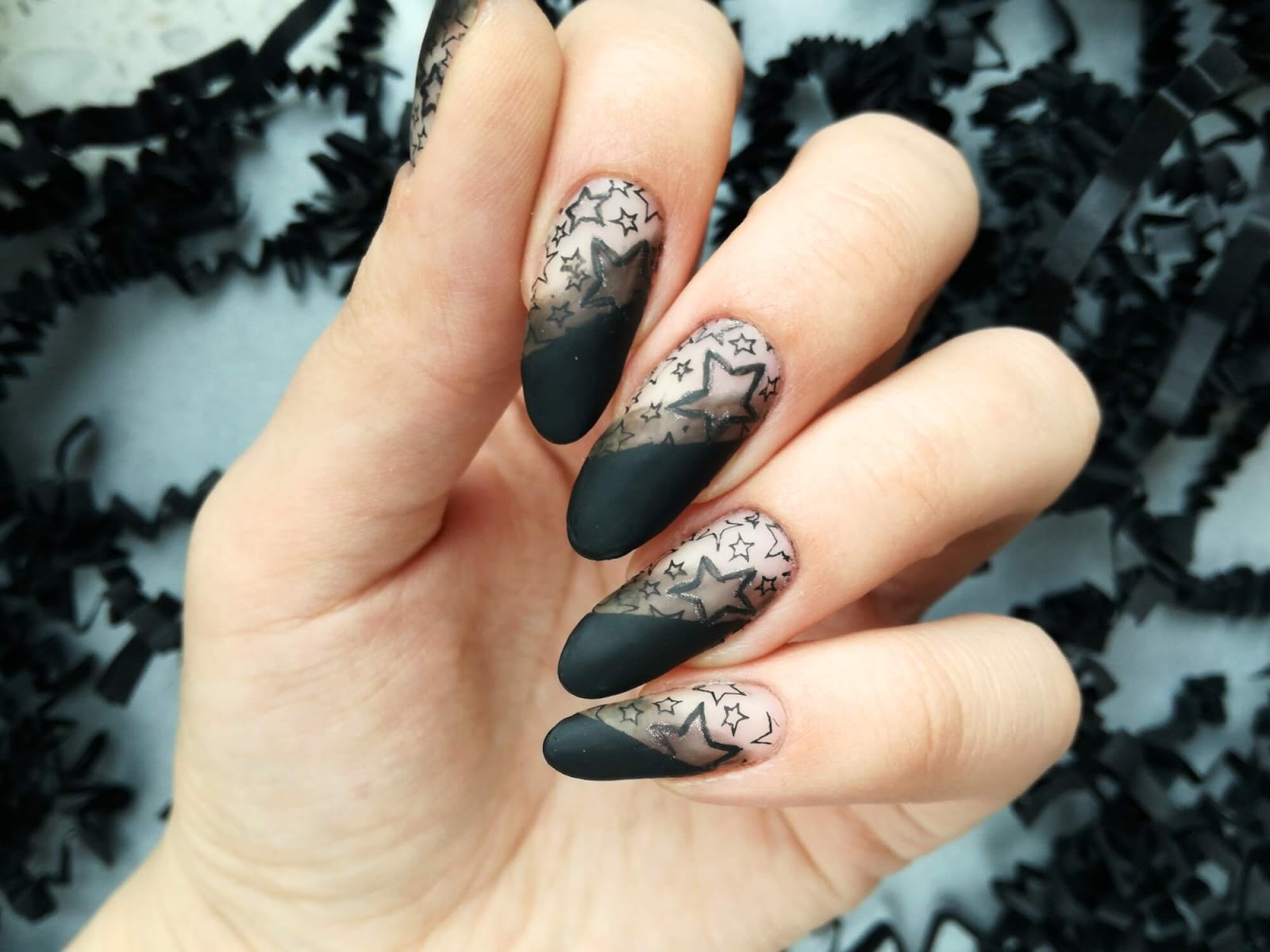 Negative Space Paznokcie W Gwiazdki Malinaila Pl