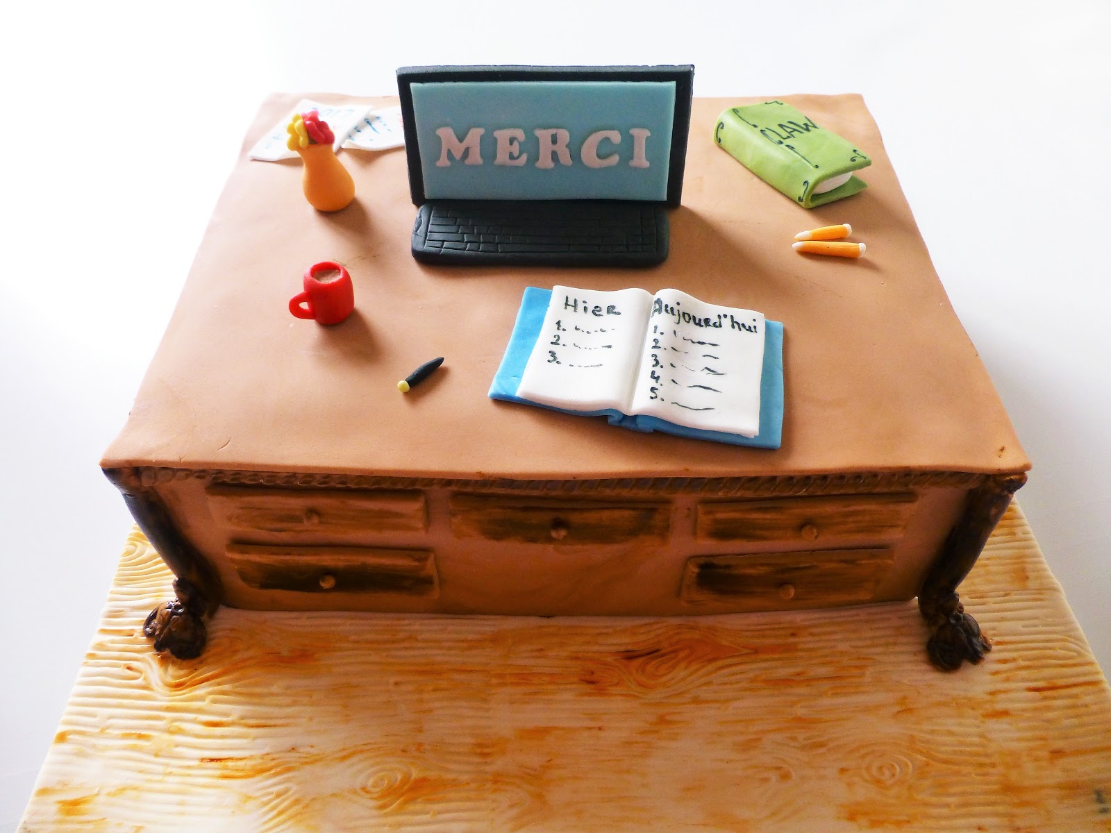 CakeSophia Office desk cake