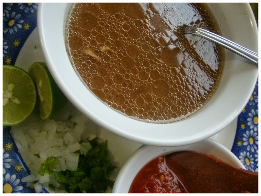 Consomé de barbacoa de res