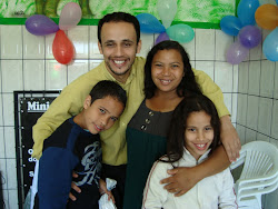Pastor Rodrigo Novaes & Família