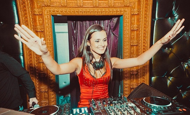 Profil Dj Da Queen, Disjoki Cewek Super Seksi Paling Hot Dan Cantik Asal Ukraina Profil Dj Da Queen, Disjoki Cewek Super Seksi Paling Hot Dan Cantik Asal Ukraina