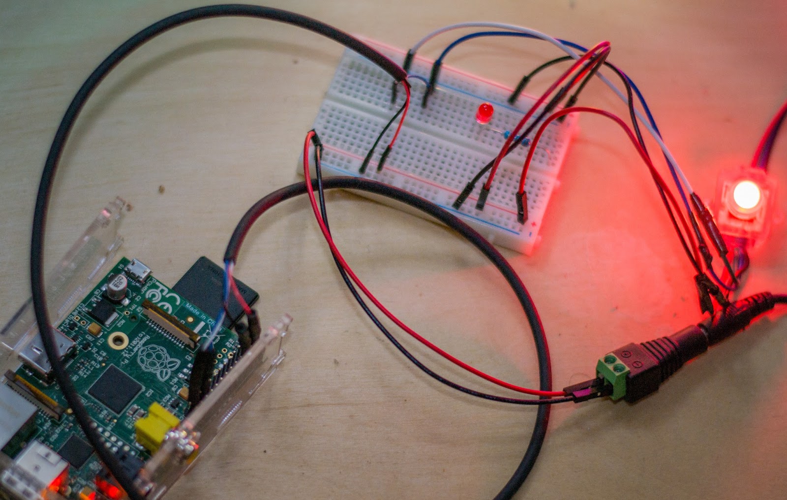 code-e: RaspberryPi, Boblight, and the WS2801 LED - Part 2