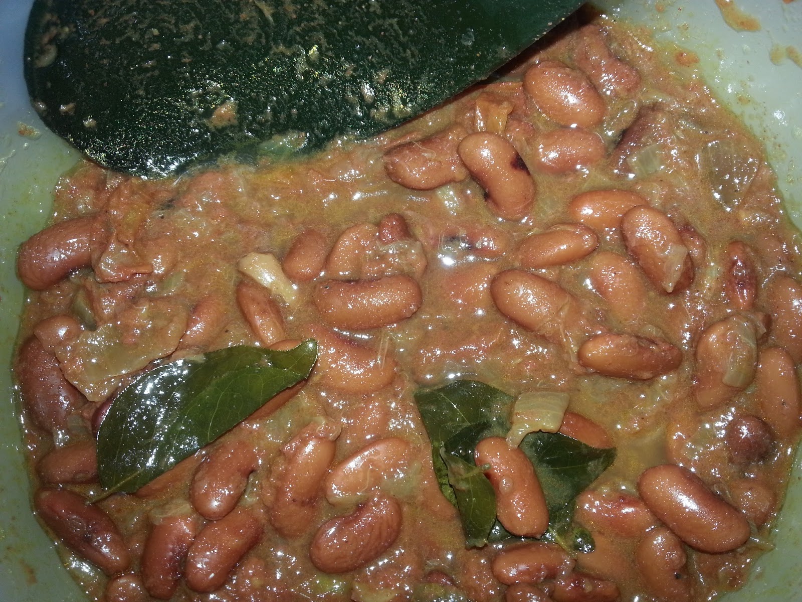 I luv cooking at home EASY RAJMA Or RED KIDNEY BEANS Or VANPAYAR RECIPE