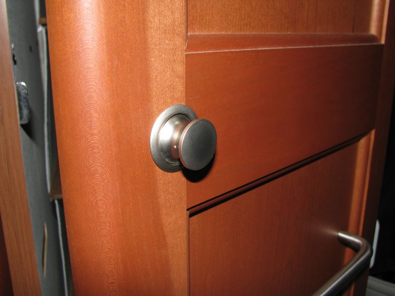 Meryl And Me Hit The Road Roadtrek S Cabinet Latches