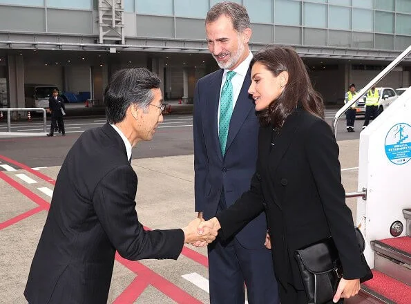 Queen Letizia wore Carolina Herrera suit. the enthronement ceremony for Emperor Naruhito. Prime Minister Shinzo Abe