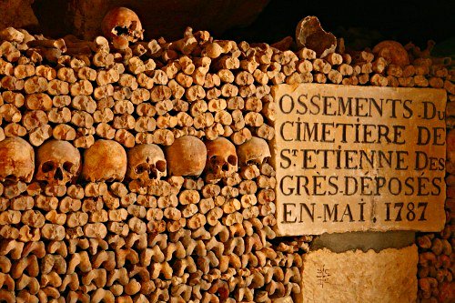 catacombes in paris