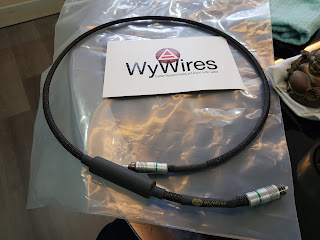 WyWires (Top model )Gold Litespeed S/PDIF RCA 75ohm digital cable(Used) 20171108_113400