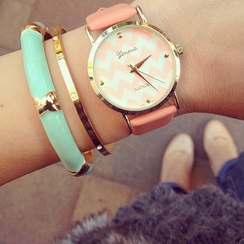 Fashion Lookboock: How to much hand accessories and watches