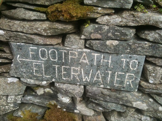 footpath sign to Elterwater