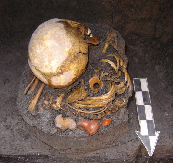 Mexico subway dig turns up unusual Aztec offering Mexico subway dig turns up unusual Aztec offering