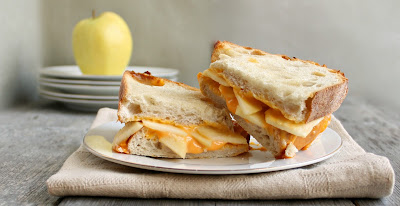 Cheddar Apple Pie Grilled Cheese