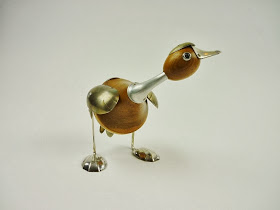 09-Gander-Sculptor-Recycled-Animal-Sculptures-Dean-Patman-Graphic-Design-www-designstack-co