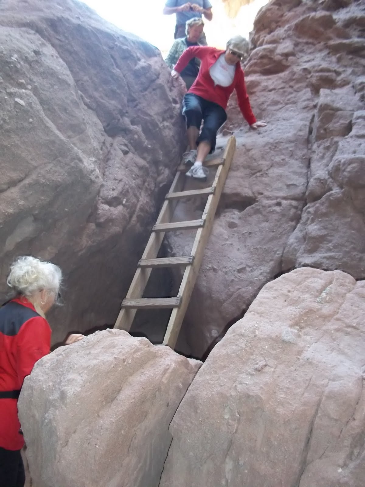Dancing Dottie CHUTES AND LADDERS