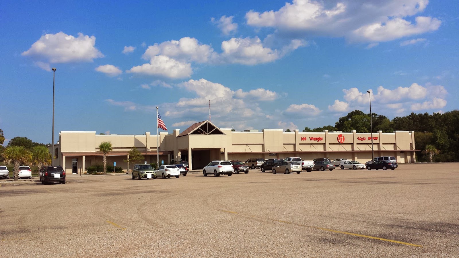 The Louisiana and Texas Retail Blogspot Lake Livingston Outlet Mall
