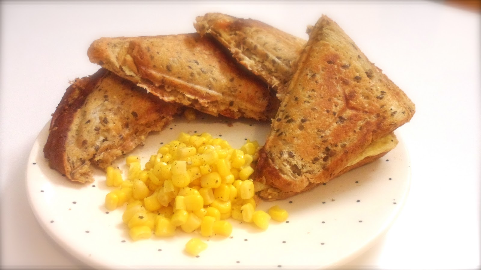 Jack Cooks Food Eggs... in a sandwich toaster?