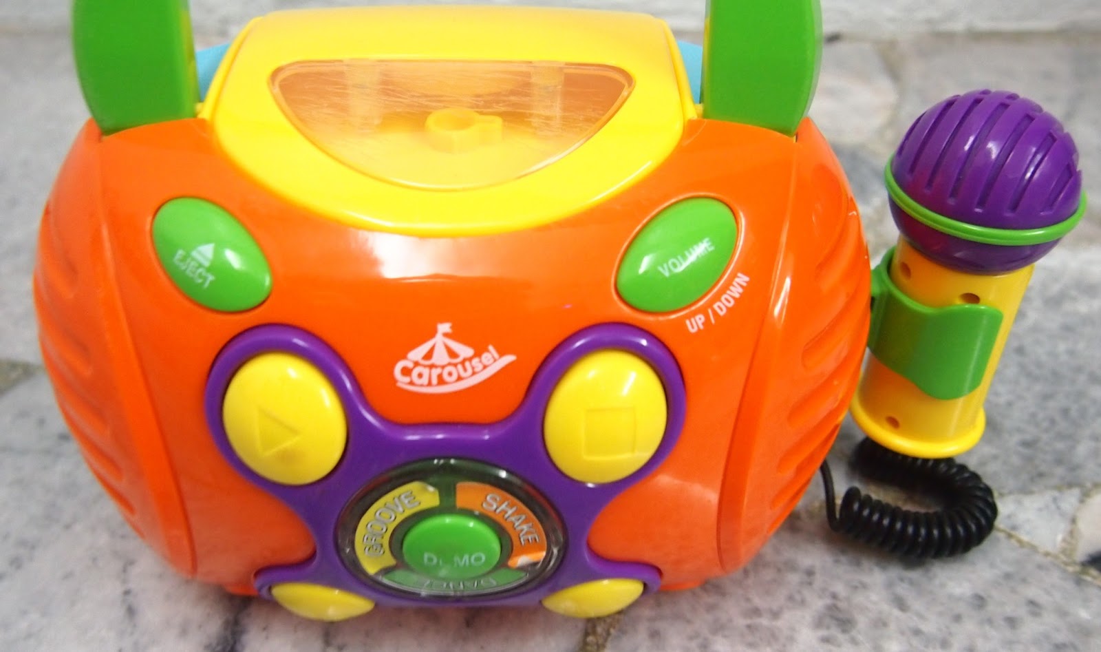 JuaiMurah: Carousel Cd Boom Box with Mini Microphone