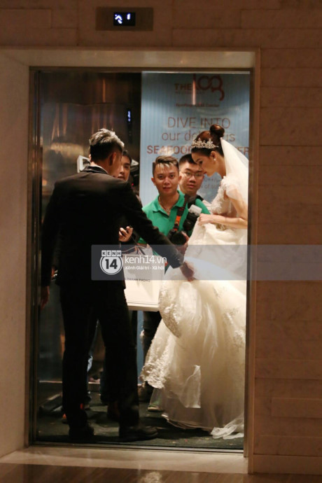 Troi mua, Mac Hong Quan lien tuc nang vay cho Ky Han den cho dai tiec - Anh 5