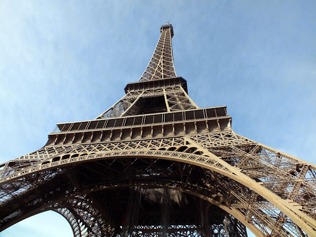 París y la torre eiffel