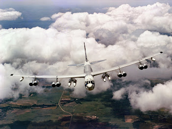 Boeing B-52G Stratofortress w/AGM-48 Skybolt ALBMs