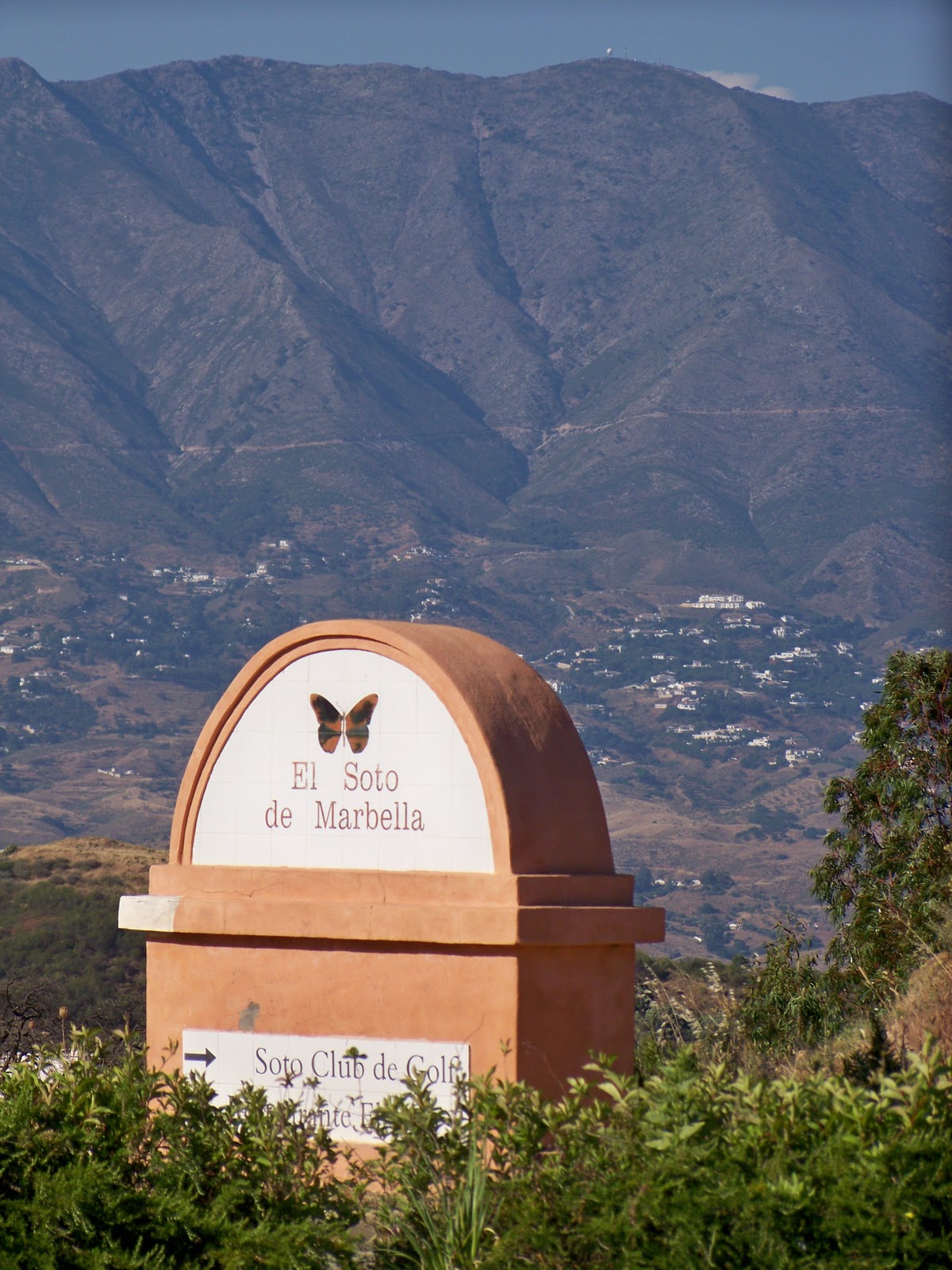 El Soto de Marbella (Penthouse to rent) Location