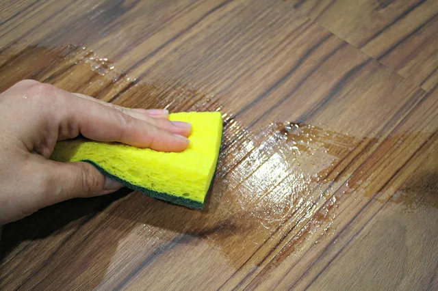 how to get scuffs off of vinyl flooring