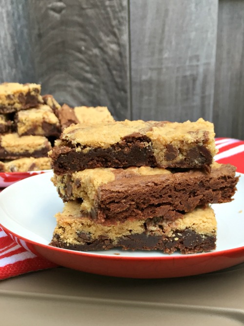 Most Popular Recipe of the Week | Chocolate Chip Cookie Brownies from The Avid Appetite #recipe #SecretRecipeClub #brookies #cookies #brownies #dessert #chocolate