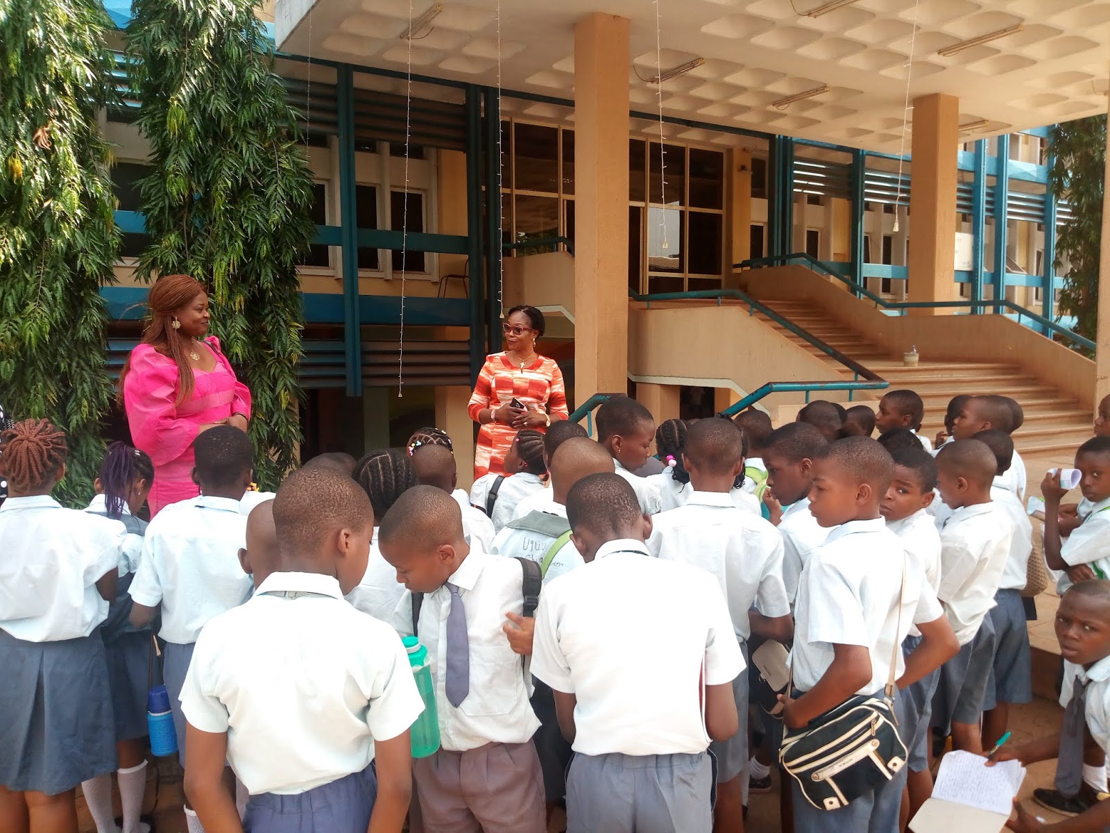 Graceville Elementary school visits UNN Library. University of
