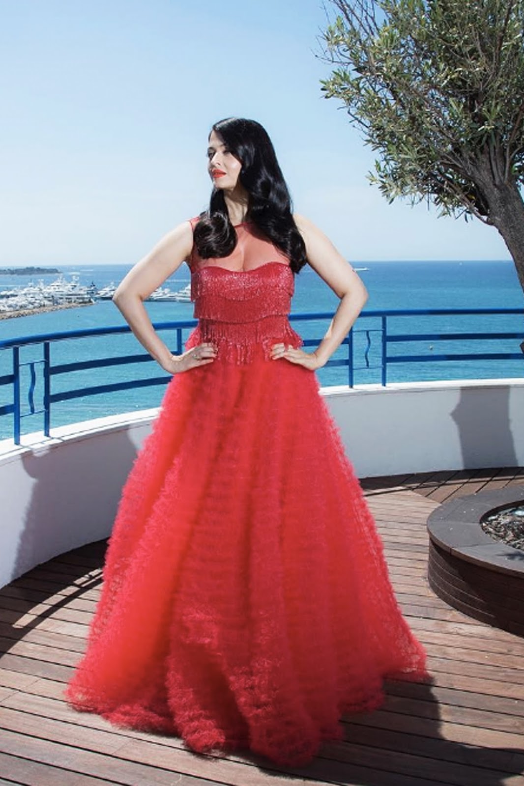 Cannes Film Festival: Aishwarya Rai Bachchan's Giant Dress And 5 Other  Head-Turning Looks