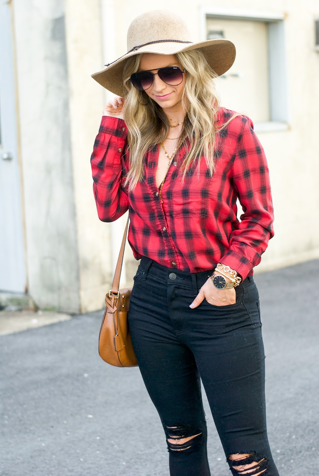 PERFECT JEANS AND RED T-SHIRT: PATINESS