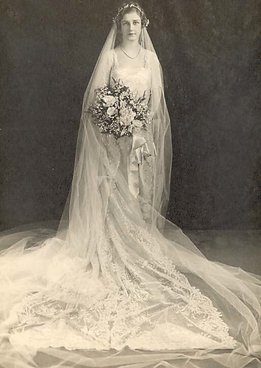 Victorian Wedding Dresses: 27 Stunning Vintage Photographs ...