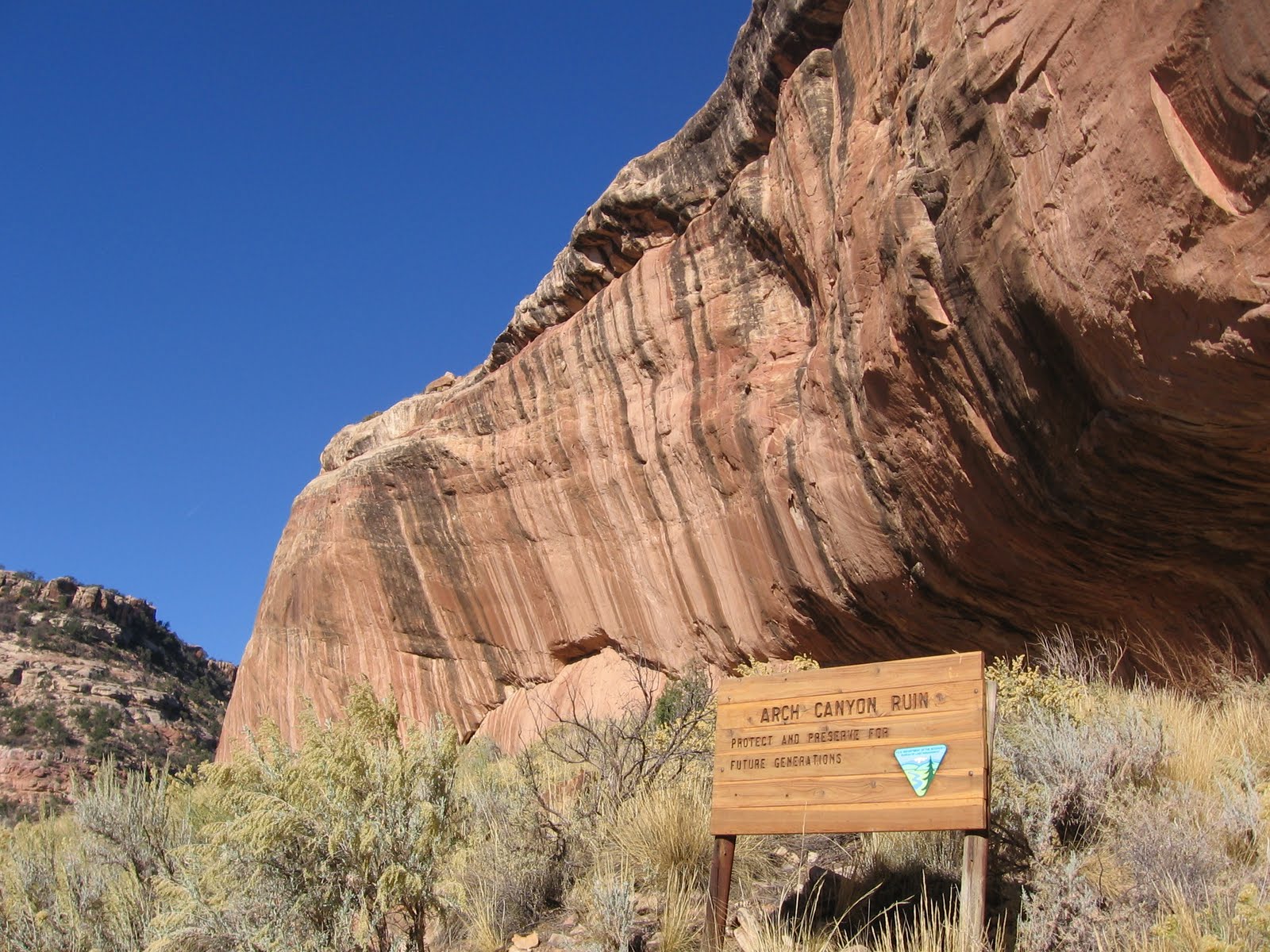 Four Corners HikesCedar Mesa in Utah Arch Canyon Ruins Trail