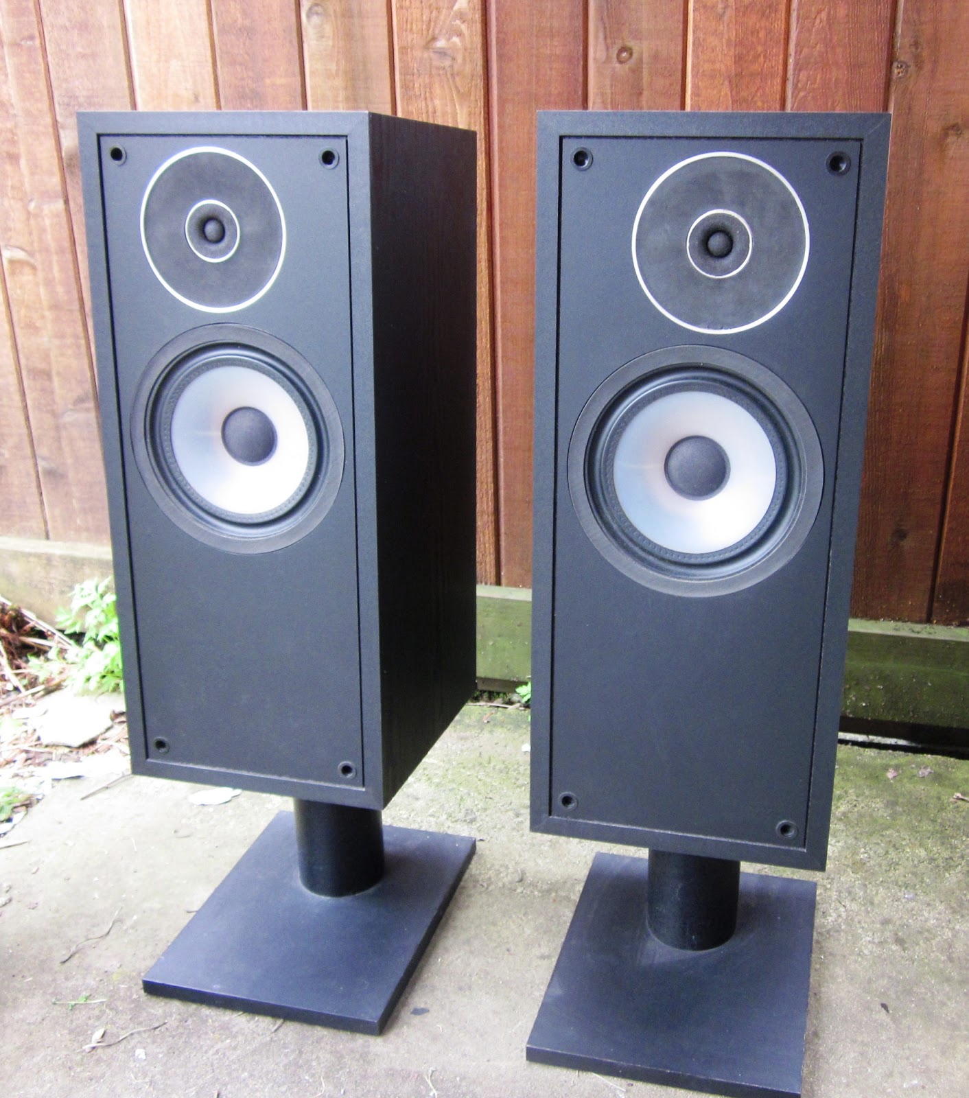 logitech mini bluetooth speaker