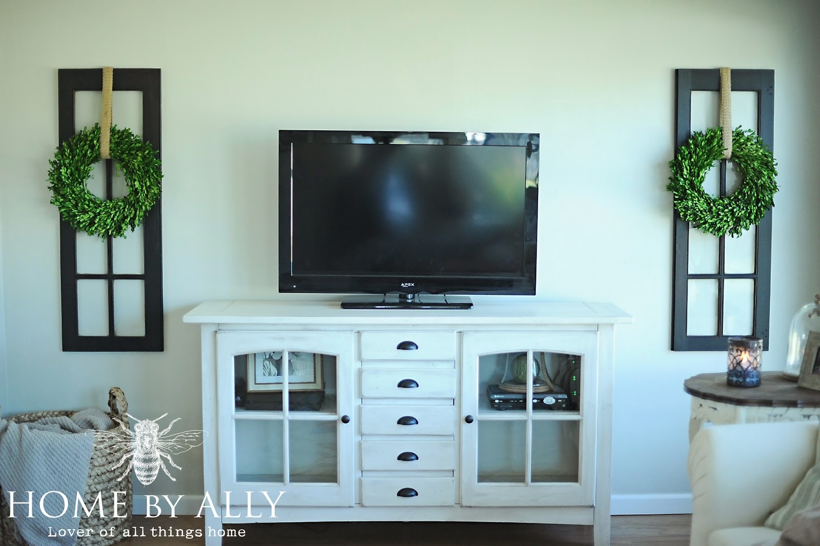 Decorating Around A Tv Stand Talentneeds Delicieux Decorating Around A Tv Superieur Oh And In Case You Are Wonderingu2026and I Know Yu0027all Will Reciate My Awesome Photo