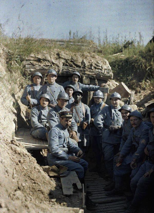 Foto-Foto Kuno Berwarna Yang Diambil Pada Masa Perang Dunia Ke-II