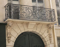 Balcon du 99 rue du Bac à Paris