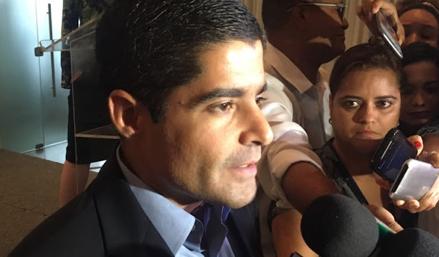 ACM Neto diz que se baianos o convocarem para governo ele servirá “à terra e ao povo” ACM Neto diz que se baianos o convocarem para governo ele servirá “à terra e ao povo”