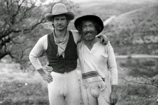  Harrison Ford y Gene Wilder en el set de "El rabino y el pistolero" en 1979.