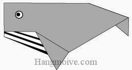 Bước 8: Vẽ mắt, vân để hoàn thành cách xếp con cá voi bằng giấy theo phong cách origami.