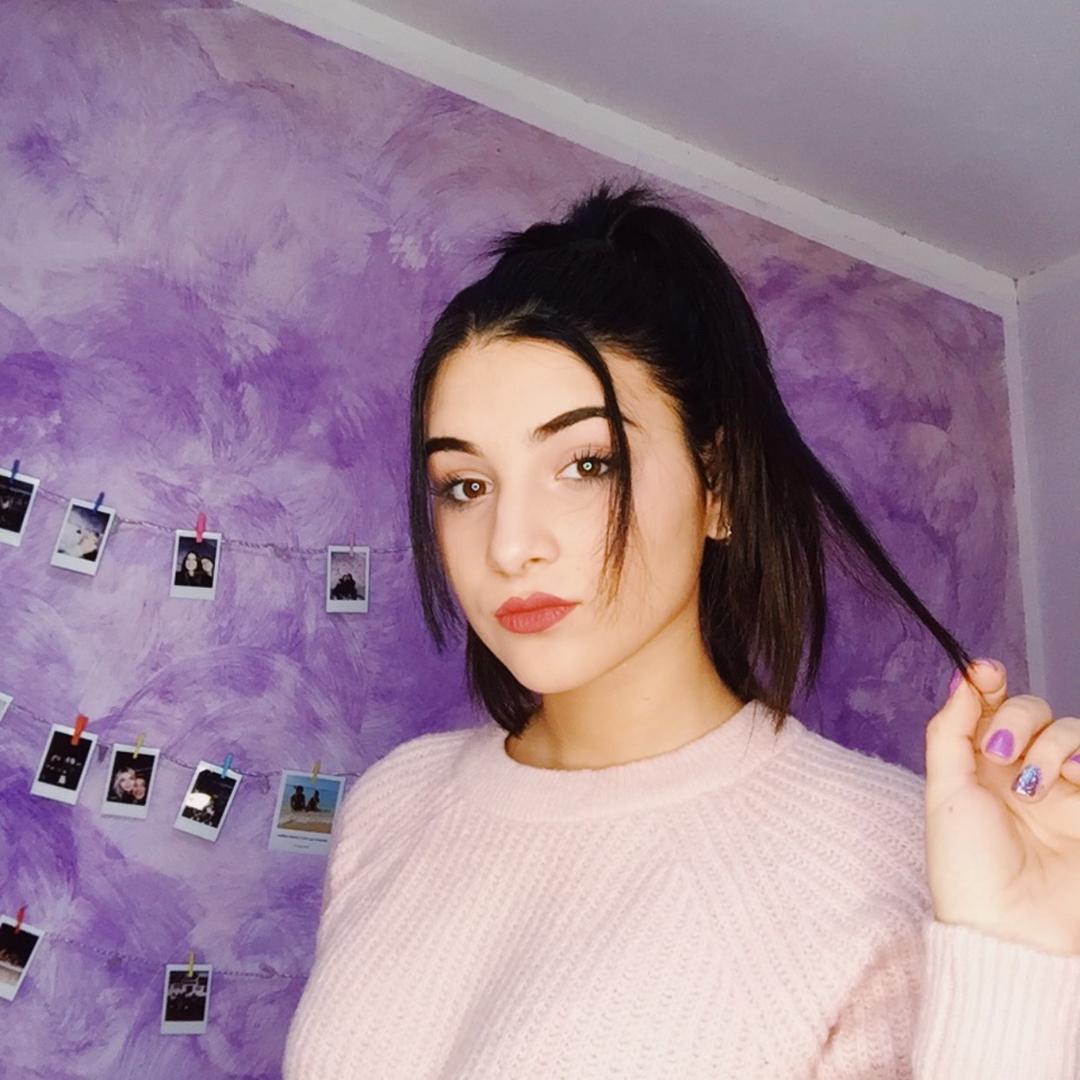 Elly - Age, Wiki, Bio, Photos