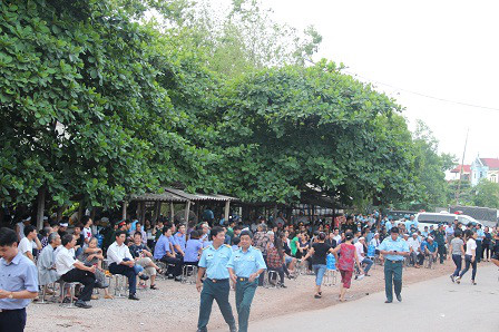 Tri an phi cong hy sinh vi bau troi binh yen cua To quoc - Anh 2