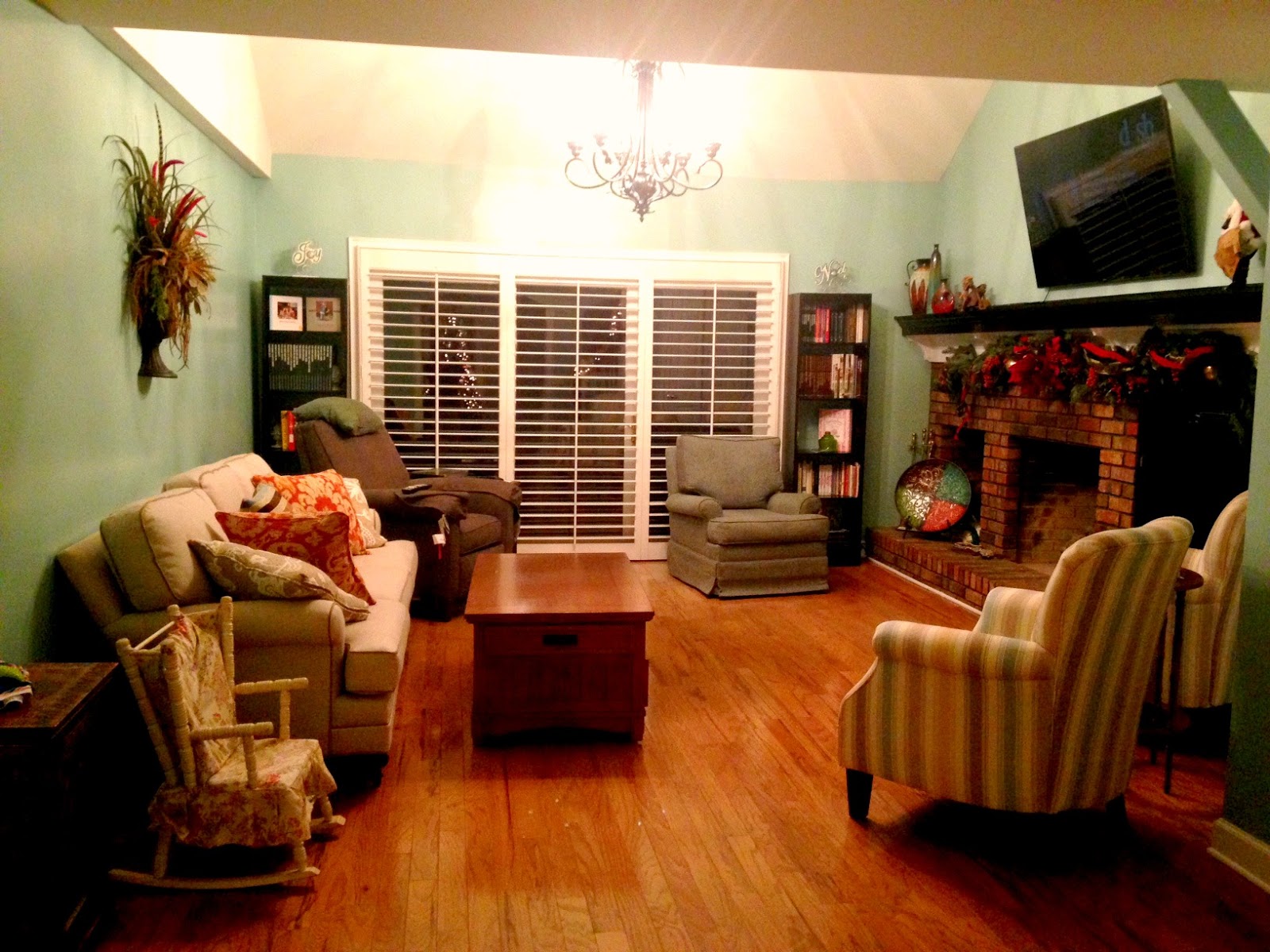 How to Make your Living Room look like You Paid a Decorator faithlife365
