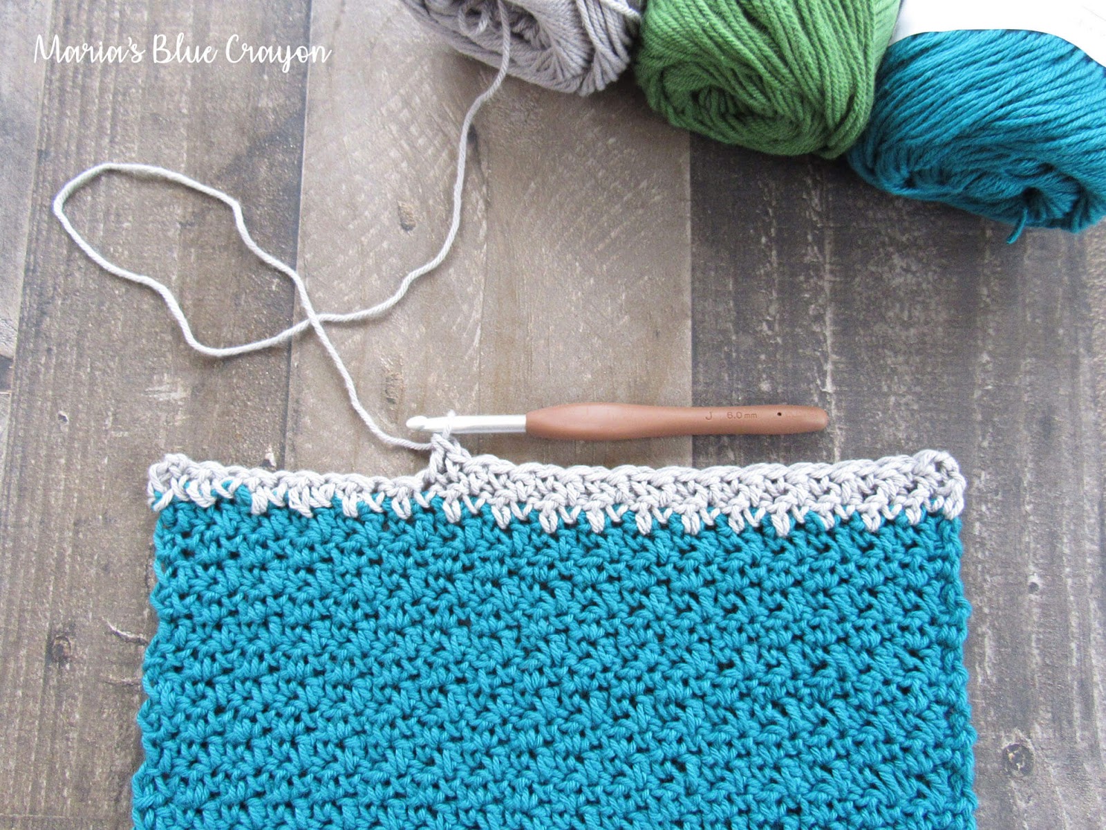 Crochet Dog Bowl Mat - Free Pattern - Maria's Blue Crayon