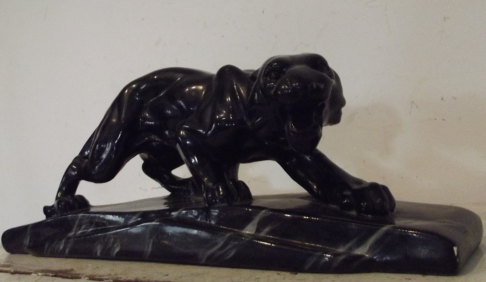 statue sculpture plâtre panthère noire lion art déco ancien style marbre