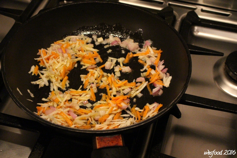 WesFood - Herr Westerhausen kocht ...: Gedünsteter Spitzkohl als ...