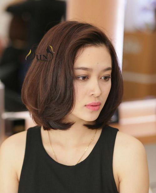 Màu socola giúp bạn có cảm giác thoải hơn cùng những kiểu tóc ngắn nhuom toc mau socola