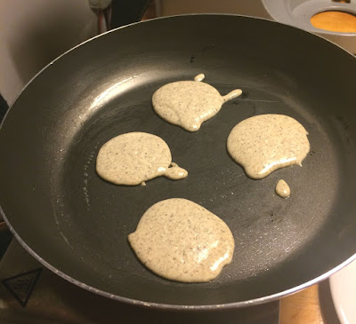 Galette di grano saraceno in cottura